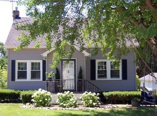 1947 Hitchcock Ave, Downers Grove, IL 60515