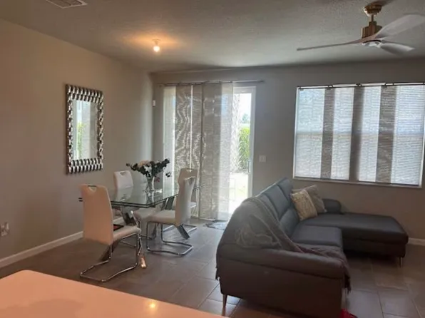 1684 Lindley St, Mangonia Park, FL 33407