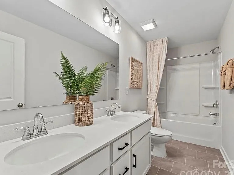 1285 Elizabeth Ave — Photo 8
