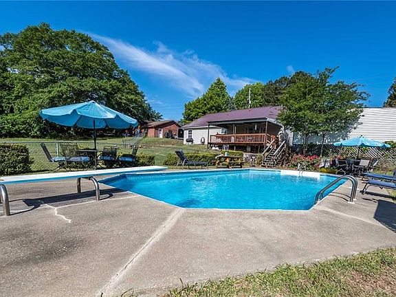 3rd image of 411 Lee Road 219