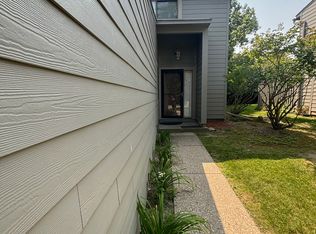 626 Watersedge Dr, Ann Arbor, MI
