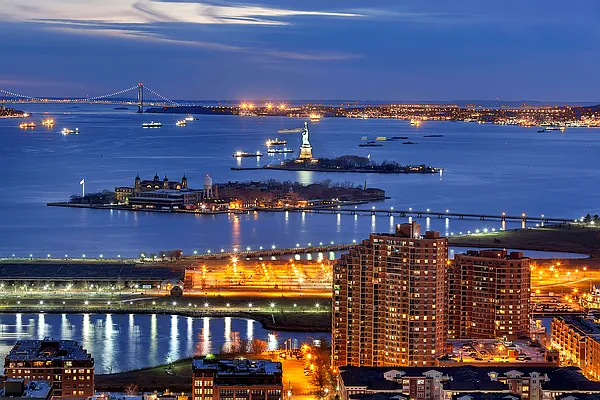 Sold by Berkshire Hathaway HomeServices, Hudson River Properties | media 8