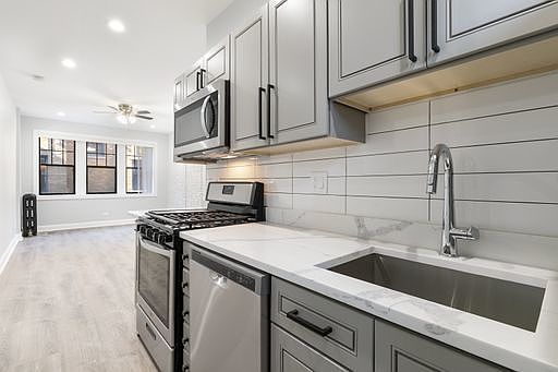 2nd image of 7620 N Eastlake Ter APT 3W