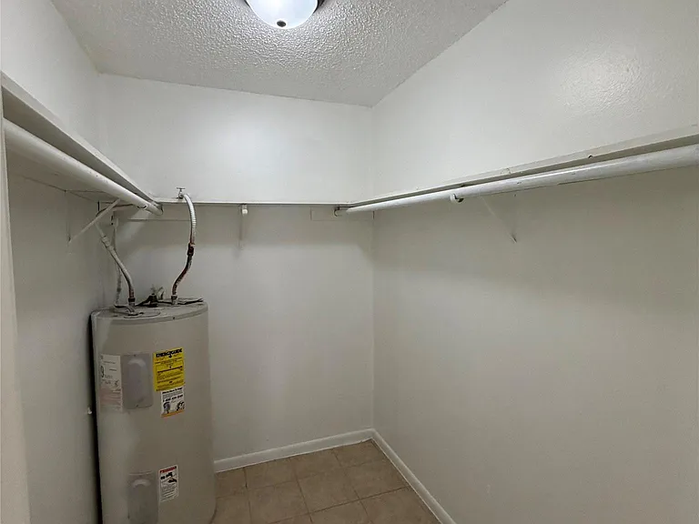1301 Greenlawn Pkwy #A — Photo 14