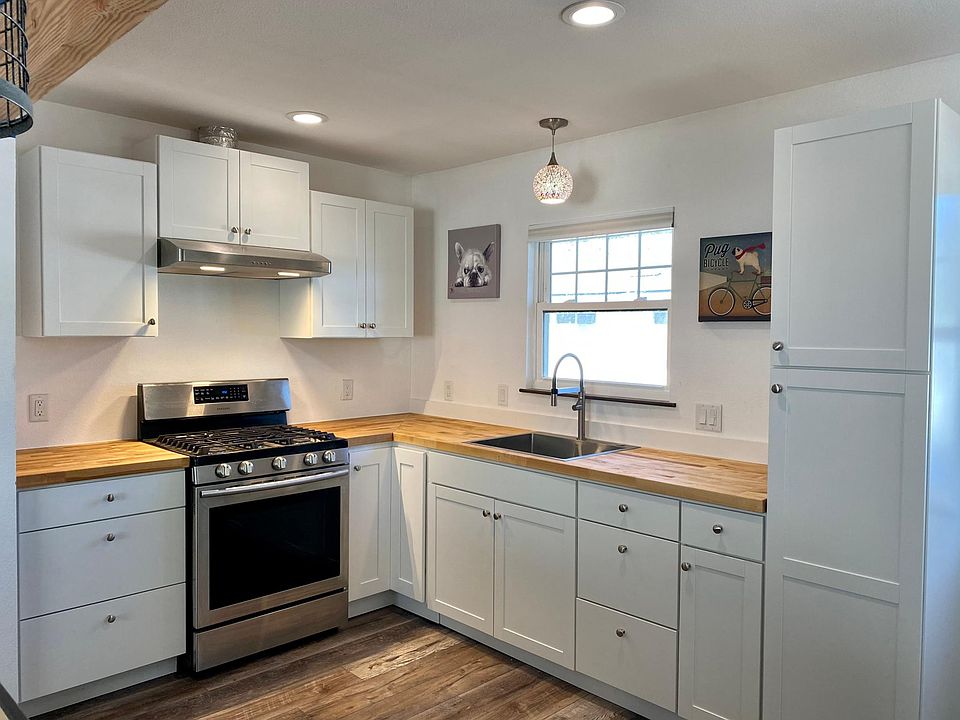 Kitchen fully stocked