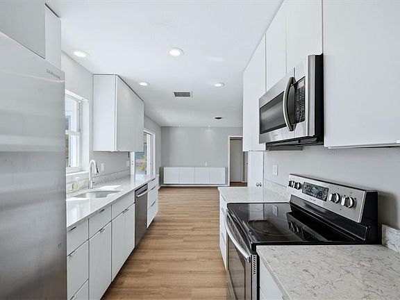 5th image of 4872 Nautilus Rd