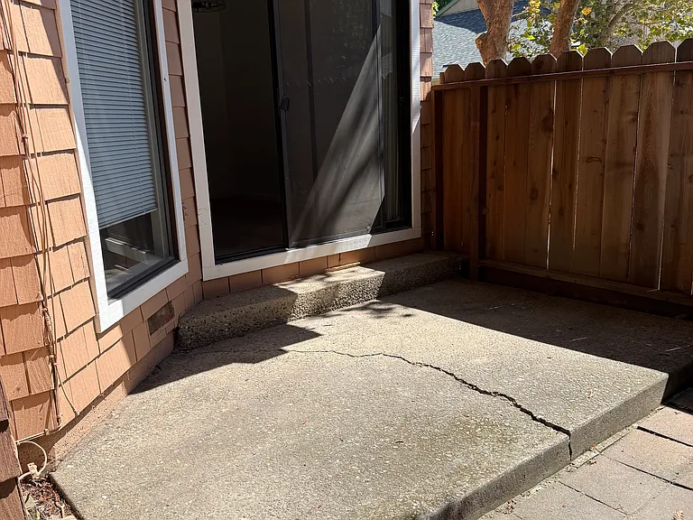 1921 Courtyard Dr #D — Photo 14