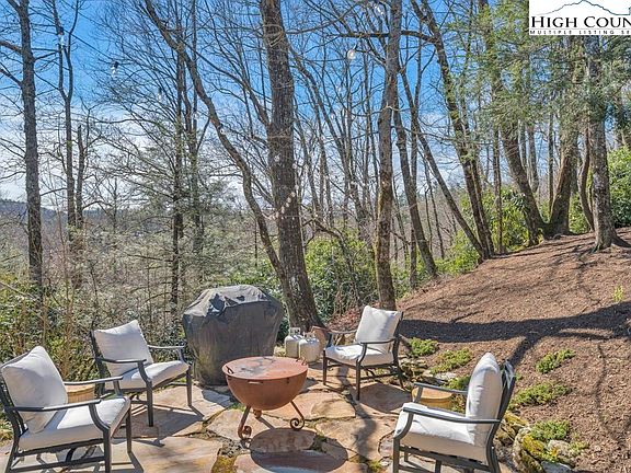 5th image of 572 Skyland View Drive