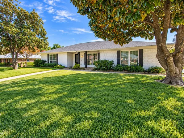 146 Village Estates Dr, Highland Village, TX 75077
