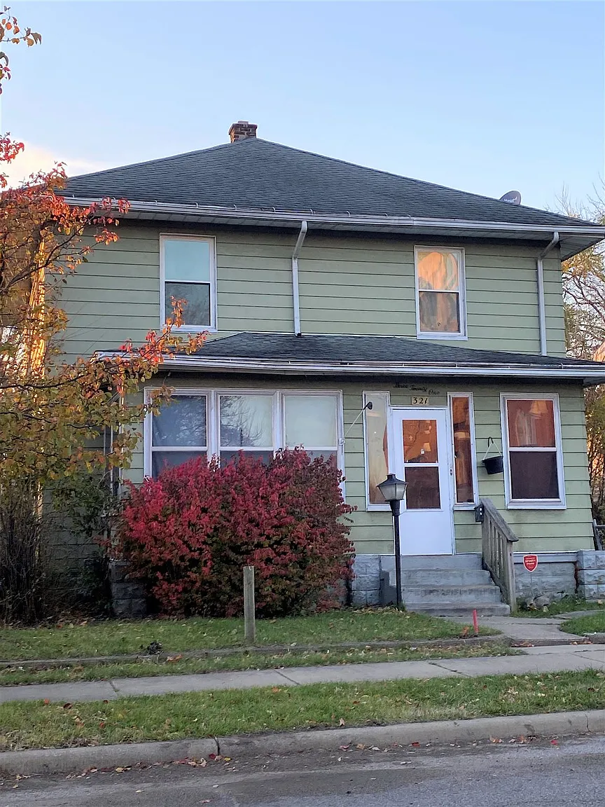 321 Johnson St photo 1