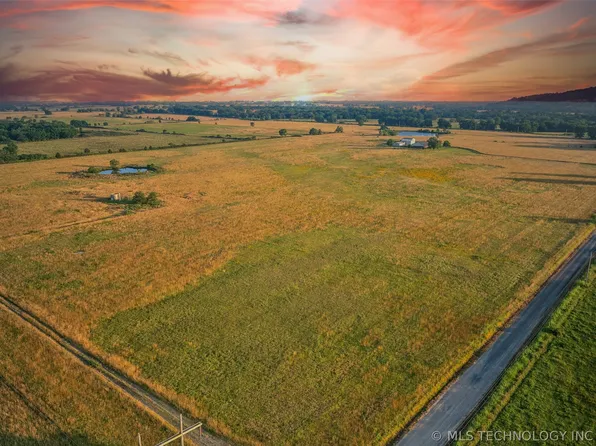 2 S 114th St W, Oktaha, OK 74450
