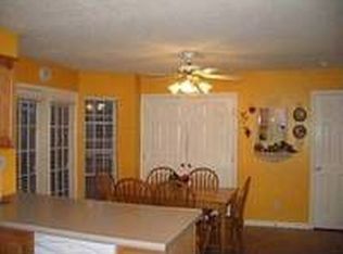 10602 Leven Blvd, Louisville, KY 40229