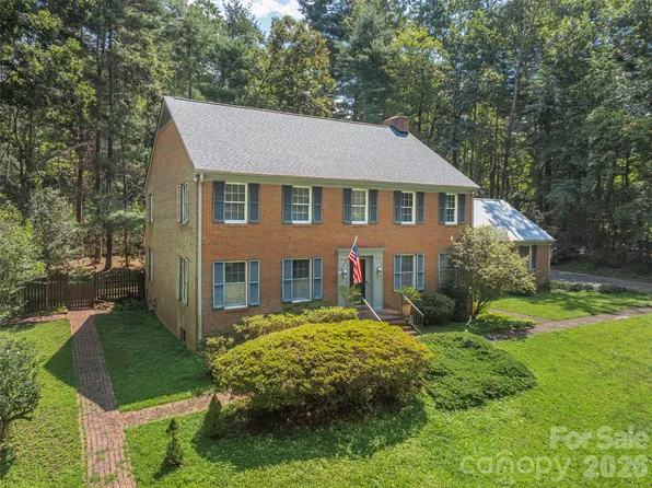200 Heathcote Rd, Hendersonville, NC 28791