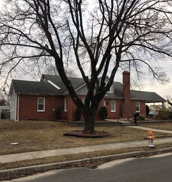 2nd image of 125 Saybrook Ave