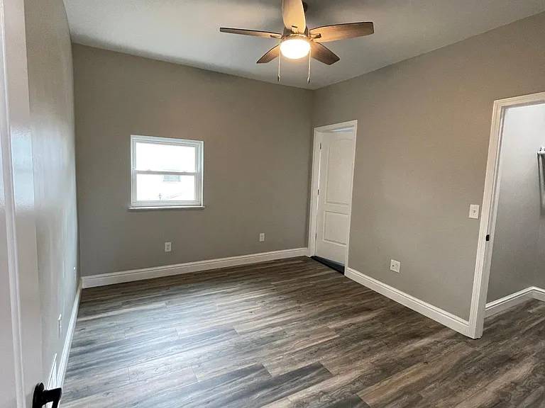 465 Taylor St — Photo 12