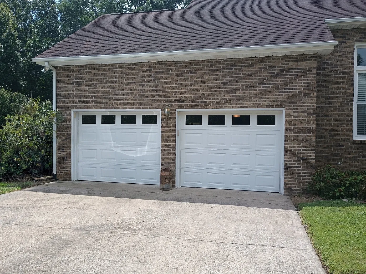 3 bed, 2.5 bath, 2600 sqft, $2,400 — Photo 2