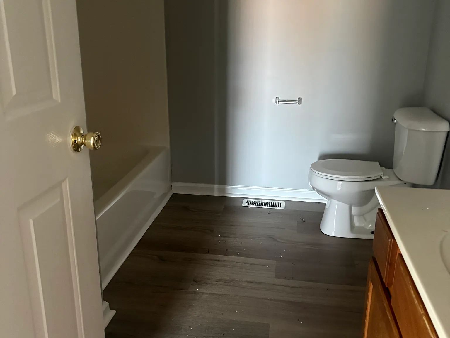 2 bed, 1200 sqft, $1,200 — Photo 4