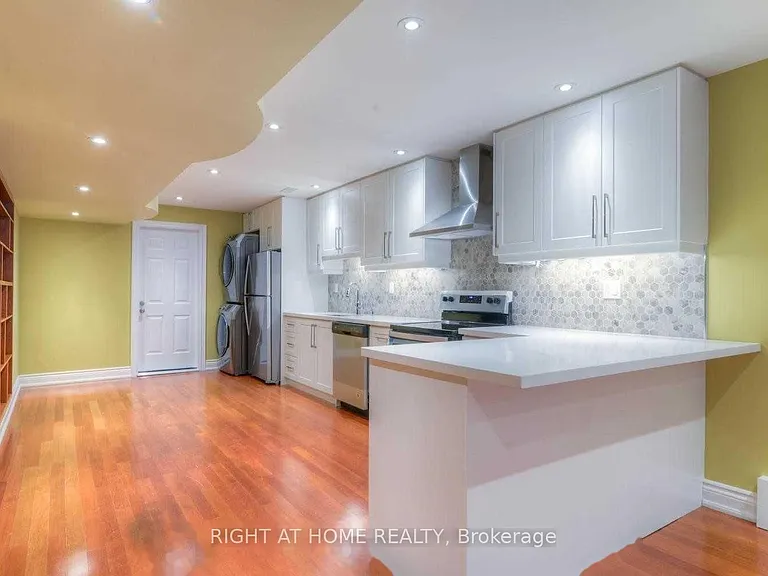 142 Ner Israel Dr #LOWER — Photo 2