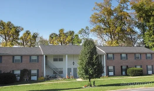Londontowne and Robinwood Apartments — Photo 3
