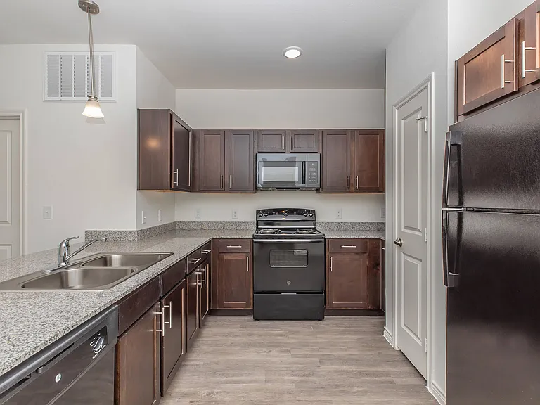 McKinney Falls Apartments — Photo 46