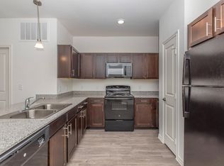 McKinney Falls Apartments, Austin, TX 78744