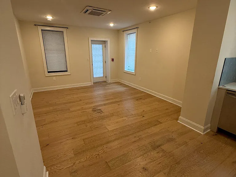 649 N 15th St #2 — Photo 3