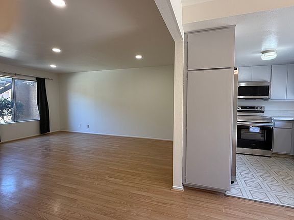 5th image of 1022 W Duarte Rd Unit 17