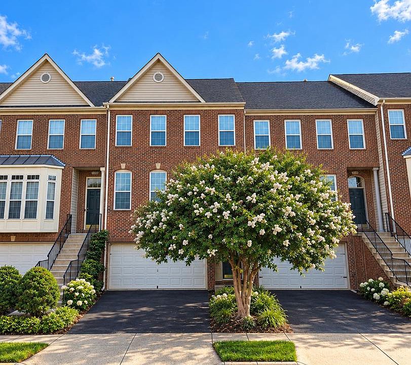 2nd image of 21492 Tamarack Ridge Sq