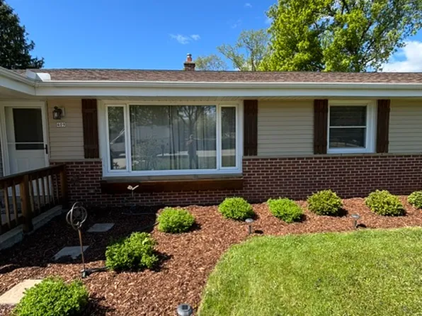 409 Hill N Dale Cir, Hartland, WI 53029