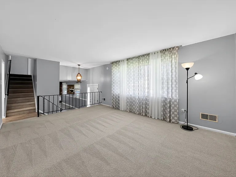 31 N Skyward Dr — Photo 5