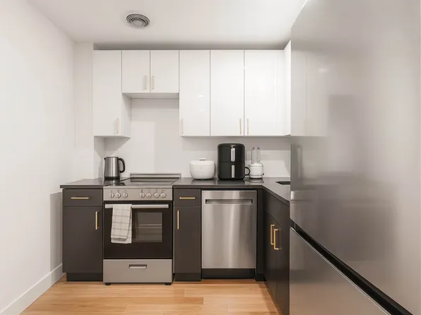 467 Grand Street image 2 of 9