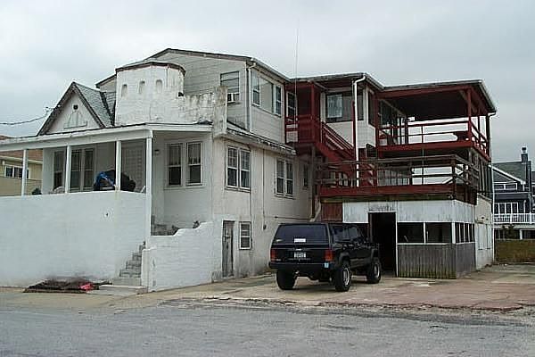 Front Troy AVE
