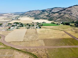 2 Mustang, Grover, WY 83122