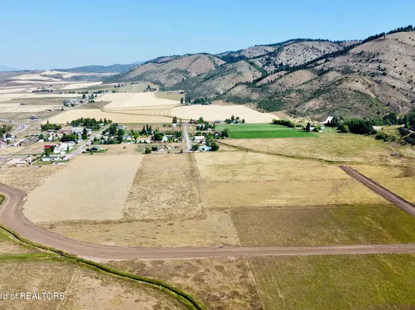 2 Mustang, Grover, WY 83122