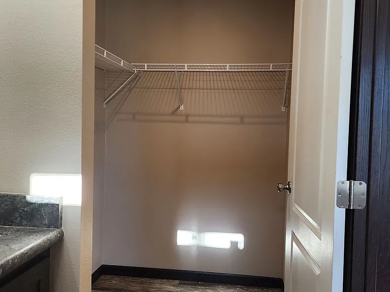 15 Grand Ave S #6 — Photo 8