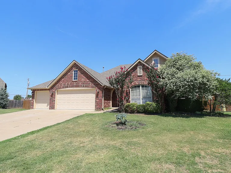 5107 Barr Dr — Photo 2