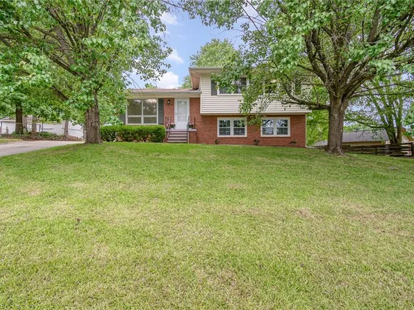 2102 Castlerock Rd, Greensboro, NC 27406