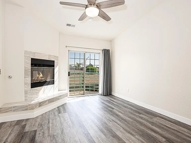 1568 Oliver Ave #C — Photo 17