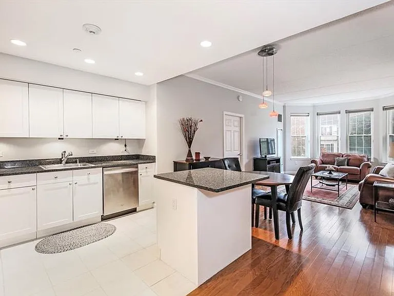 Kitchen/Dinning Area