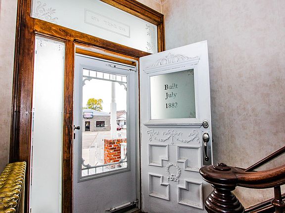 4th image of 513 E 6th Street