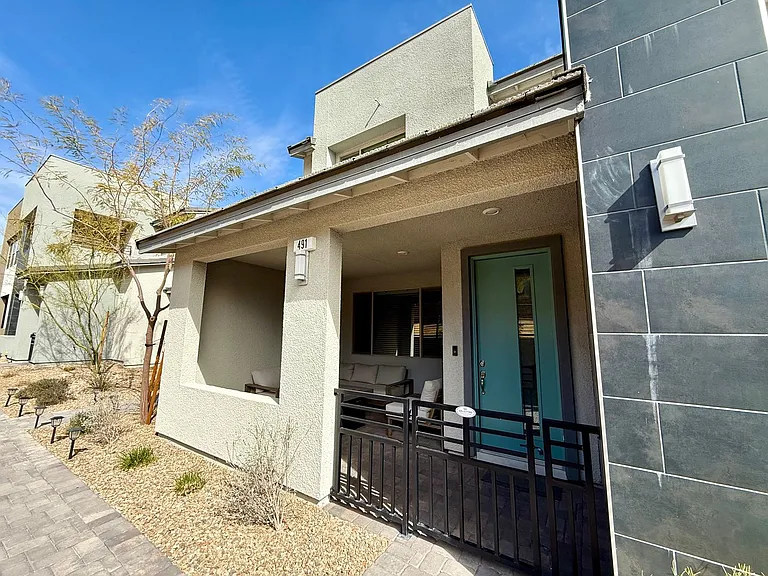 491 Fairview Hills St — Photo 1