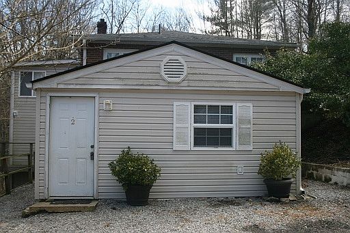 1st image of 348 Browning Ave
