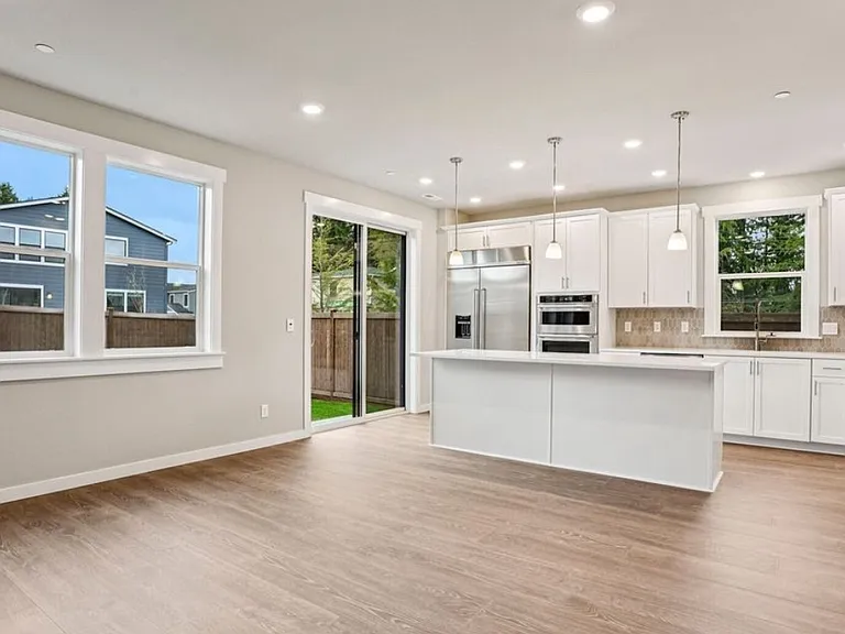 13524 NE 104th Way — Photo 3