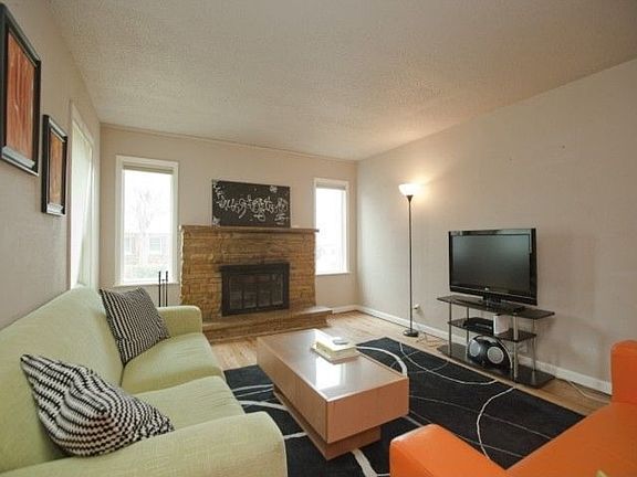5th image of 2415 S Gary Pl