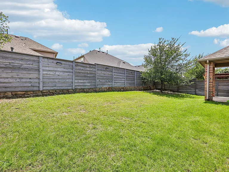 808 Parkland Dr — Photo 38