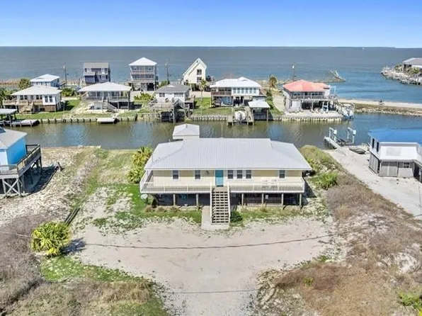 2206 Bienville Blvd, Dauphin Island, AL 36528