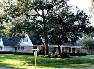 588 Endicott Ln, Conroe, TX 77302