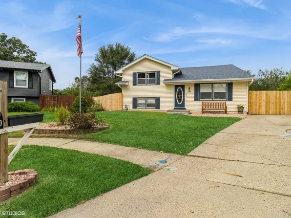 1810 Glenwood Cir, Des Moines, IA 50320