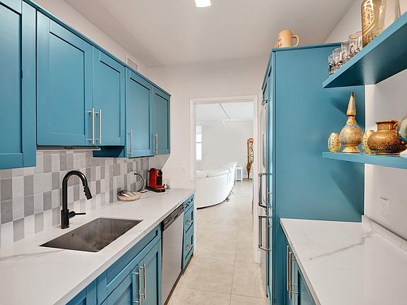 4th image of 888 Intracoastal Drive #10F