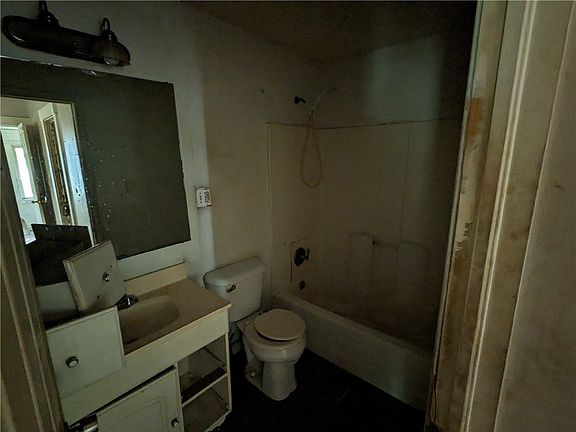 4th image of 1100 Kirkwood Ave